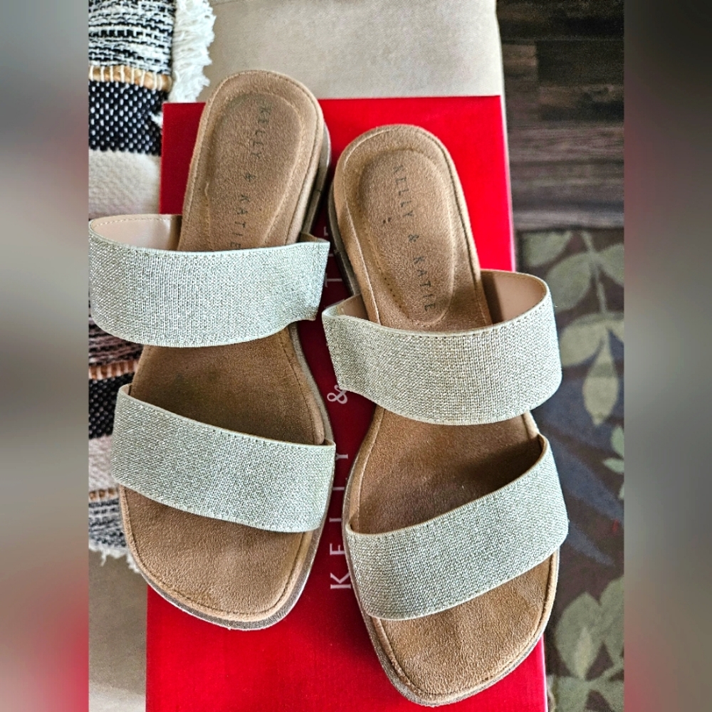 Kelly & Katie womens sandals size 6.5